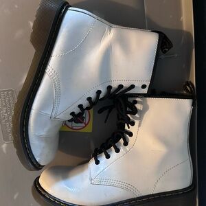 Dr. Martens Black and White Interior Label